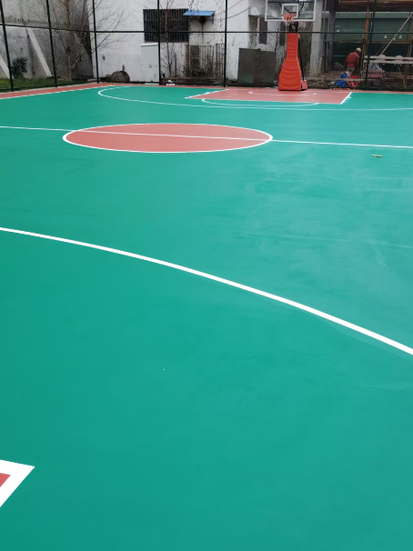 福泉 球场长期使用易出现地面开裂